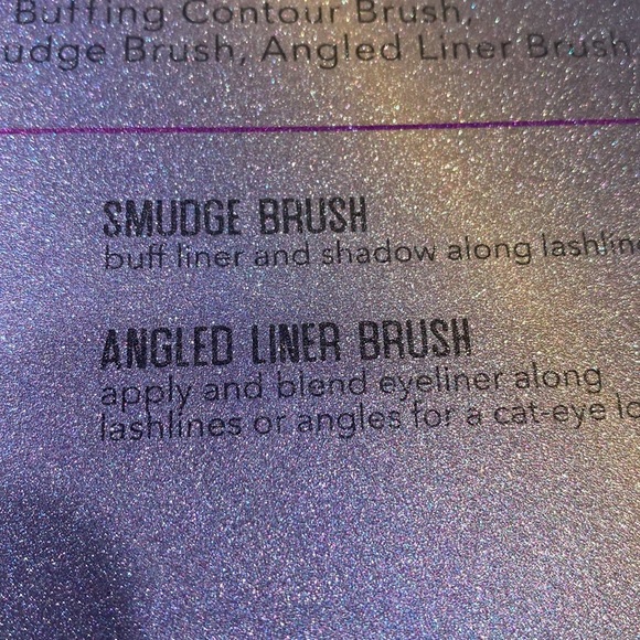 COPY - NWT.  Essentials Collection, 13 piece makeup storage/brush set. - Picture 10 of 15